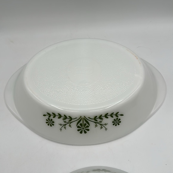 2 Pieces of GLASBAKE.  Round 1 1/2qt., and J2352 oval divided dish. - Picture 3 of 5